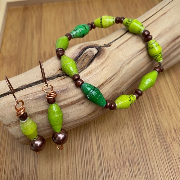 Handcrafted Stretch Recycled Paper Bead Jewelry - Picture 2 of 7